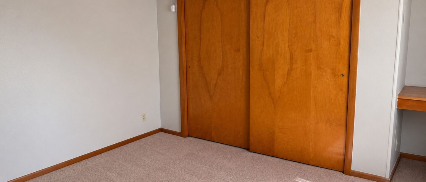 18 empty room closet