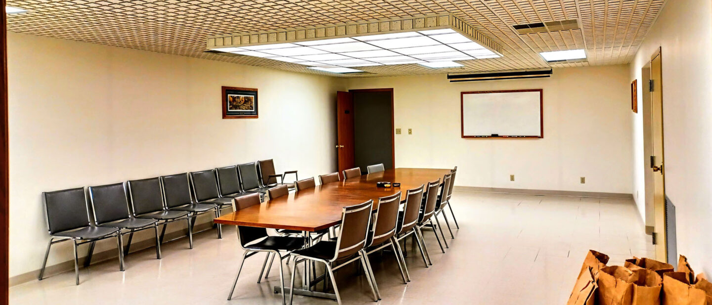L 2500324 Conference Room