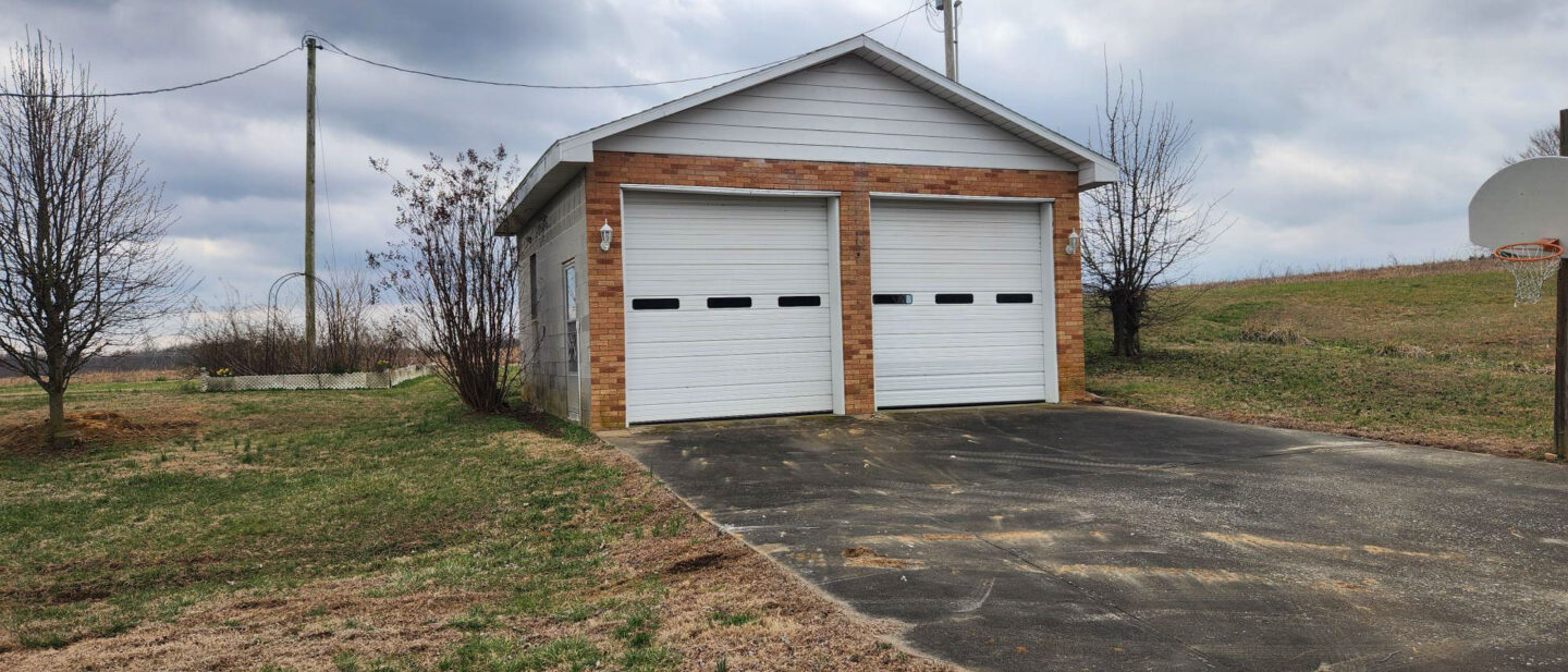 L 2600267 tract 2 garage