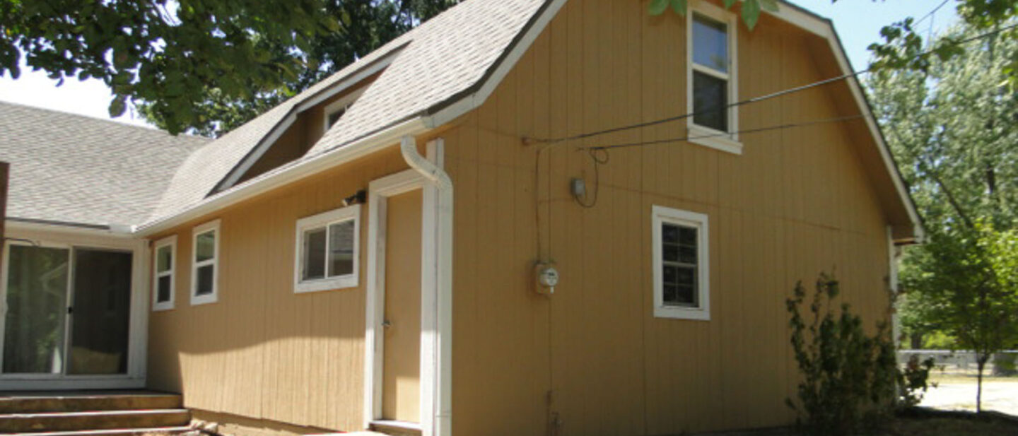 NE corner of House
